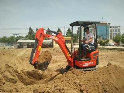 金鼎立小型液壓挖掘機 工程建設與養(yǎng)護管理的得力助手